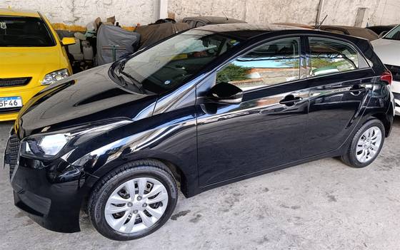 HYUNDAI HB20 1.6 COMFORT PLUS 16V FLEX 4P AUTOMÁTICO HYUNDAI HB20 1.6 COMFORT PLUS 16V FLEX 4P AUTOMÁTICO